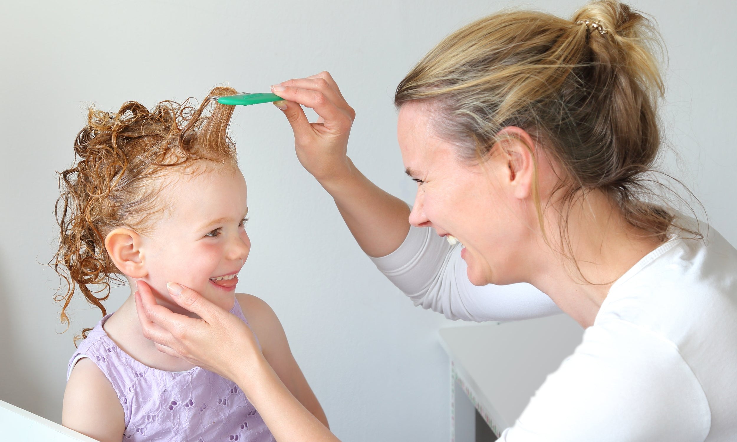 What kills lice fast at home?